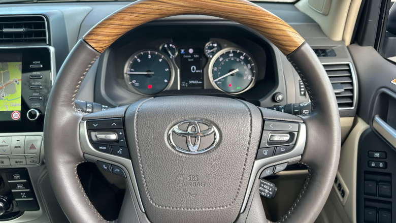 Toyota Land Cruiser 2.8 D-4D 204 Invincible 5dr Auto 7 Seats Diesel Station Wagon